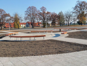 Zelené náměstí - rekonstrukce centrální plochy vč. výstavby přilehlých komunikací - dokončení